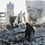 Ukrajinske vlasti: Rusija bombardovala stambenu zgradu u Harkovu, poginula najmanje jedna osoba