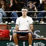 Fonseka nije uspeo da treći put preokrene meč na Rolan Garosu: Zverev dobio protivnika u polufinalu