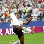 VAR se opet ne primenjuje na superzvezde: Džud Belingem je morao da dobije crveni karton (FOTO)