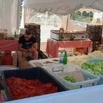 Menjam budućnost za malo prasetine