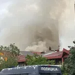 Požar u tržnom centru na Novom Beogradu: Gust dim i borba vatrogasaca