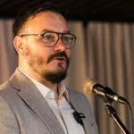 Dejan Pataki, autor knjige „Brend: TI“: „Ljudi od znanja, iskustva i integriteta češće biraju tišinu i egzil iz digitalnog prostora“