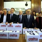 SNS predao RIK-u potpise za izbornu listu Ujedinjena Srbija