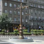 ULUS povodom postavljanja kantara na Terazijama: U odlučivanje o javnom prostoru moraju biti uključeni svi, a naročito građani