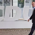 Nemački poslanik Jens Špan podneo ostavku zbog skandala sa uslugama surogat-majke u SAD