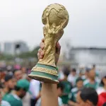 Šta dobija svetski šampion – „Zlatni globus“ ili „Zlatnu boginju“?