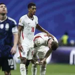 A, za kraj “ćuška”: Belingem udario po glavi fudbalera Argentine (VIDEO)