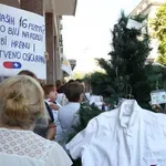 „U Predsedništvu se niko ne javlja“: Radnici Apoteke Beograd kažu da nisu dobili novac za kupovinu lekova koji je obećao Vučić