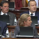 Paunović i Dačić odgovorili poslanicima: Vlada neće pasti, niko nije pozivao na etničko čišćenje