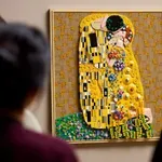 Najpoznatiji Klimtov „Poljubac” sada u LEGO izdanju