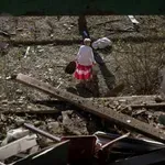 Više od 20 mrtvih i desetine povređenih u ‘najvećem napadu’ Rusije na Kijev