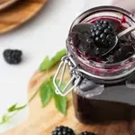 Miris leta u tegli: Proveren recept za domaće slatko od kupina