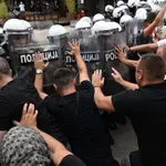 Isti žandarmi koji mlate nas mlatiće uskoro i SNS-ovce