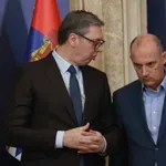Lončar kritikuje, Vučić obećava: Na udaru i ono malo lekara što nam je preostalo