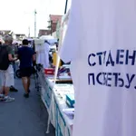 „Studenti su probudili Srbiju“, moglo se čuti večeras ispred zgrade Banovine u Novom Sadu