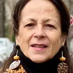 Francuska pesnikinja Malika Berak: Mrtvi neprestano podsećaju na sebe