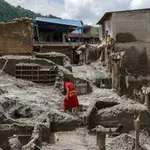 Nepal: Broj stradalih veći od 700, hiljade nestalih, potraga za zatrpanim radnicima