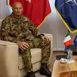 Stiže novi komandant Kfora: Ko je Robert Vergori, čiji su padobranci štitili Dečane u vreme korone