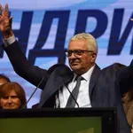 Oglasio se Andrija Mandić nakon što je napustio sednicu na kojoj je trebalo da se glasa o njegovoj smeni