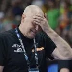Litvanija je naredni rival Srbije u kvalifikacijama za Mundobasket, a nakon haosa u Savezu selektor je podneo ostavku