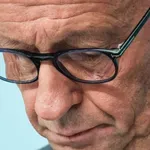 EU više ne može da se pretvara da Merc nije u problemima: Brisel planira moguće scenarije u slučaju odlaska nemačkog kancelara s funkcije