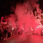 Studenti i predstavnici Studentske liste biciklima stigli u Novi Sad, dočekani baljkama i balonima