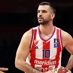 „Simbol uspona i igrač koji je ostavio neizbrisiv trag“: Crvena zvezda se oprostila od Branka Lazića