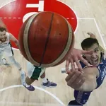 Bogdan Bogdanović debitovao za Hjuston u teksaškom derbiju