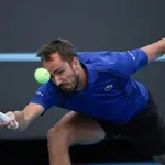 (VIDEO) Pogledajte zbog čega je Medvedev diskvalifikovan u finišu meča sa Đokovićem