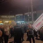 „Došli su kod nas i prilepili se“: Šta se svake večeri dešava na Konjarniku?