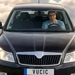 Vučić je u panici, pa od Škode pravi kampanju: „Hteli smo da vidimo predsednika kako vozi, ali nas je policija sklonila“