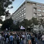 „Neće moći ove noći“: Studenti podneli prigovor RIK-u na odluke u vezi sa glasanjem u inostranstvu
