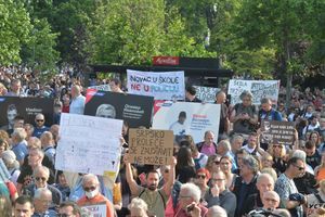 Почео пети протест дела опозиције "Србија против насиља"