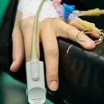 СЕЛФИЈИ ИЗ БОЛНИЦЕ Међу девојкама завладао ОПАСАН ТРЕНД, а ево шта лекари кажу на ОПОРАВЉАЊЕ ИНФУЗИЈОМ на своју руку