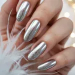 Srebrni manikir: Idealan za prazničnu sezonu