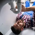 Poklicali so vodovodarja, ta pa je ob videnem čisto obnemel: “Česa takega še nikoli nisem videl, bilo je čisto nepričakovano"