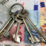 Cene nepremičnin spet podivjale - so sanje o lastnem domu povprečnega Slovenca sploh še uresničljive?!