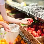 Nalepke na jabolkah: nutricionist pravi, kaj pravzaprav pomenijo in katera jabolka je pametnejše izbrati