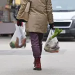 To sadje in zelenjava vsebuje največ pesticidov: bodite pozorni na nevarni "učinek koktajla," kot temu pravijo raziskovalci