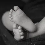 Tragična smrt dojenčka v Metliki: znano je, kaj je ugotovila policija