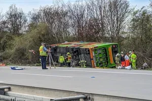 Je tragični nesreči Flixbusa botroval prepir med voznikoma? (Preživela opisala nesrečo)