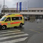 Slovenska bolnišnica omejila obiske: obvezna je uporaba zaščitnih obraznih mask za vse obiskovalce