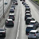 Pozor, nesreča na južni obvoznici povzroča zastoje, gost promet tudi drugod po državi