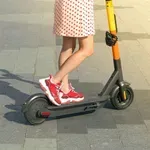 Obvezno zavarovanje za e-skiroje? Kdor ga ne bo imel, bo plačal do 400 evrov kazni