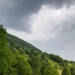 Nebo nad Slovenijo se je stemnilo, nevihte morda ne bode tako nedolžne: možni močni nalivi in toča