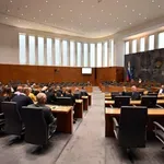 Podpredsedniška stolčka podeljena: številni prepričani, da vse to že jasno razkriva vnaprej dogovorjeno vlado