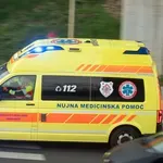 Tragičen dogodek v Kranju: mlad par omahnil z mostu, 26-letnik ni preživel