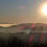 Z zahoda se že vali neizprosna fronta, pripravite se na nemir in nespečnost!