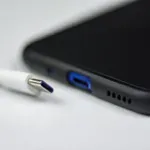 2 stvari uničujeta baterijo mobilnega telefona: če svojo napravo polnite na ta način, delate napako