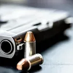 Tragedija nedaleč od slovenske meje: streljal v gostinskem lokalu in ubil policista